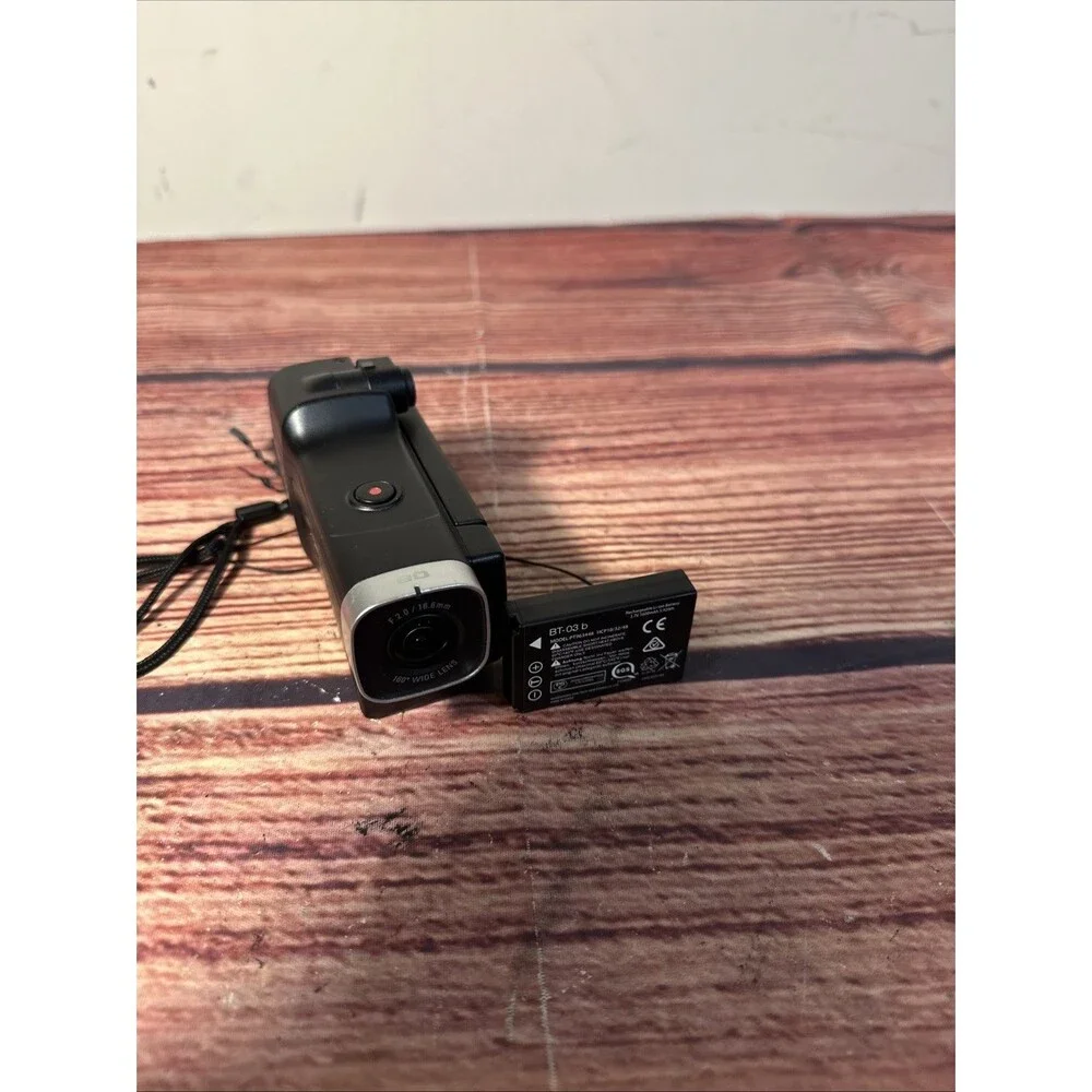 Zoom Q8 handy video recorder W/ Battery - WORKING